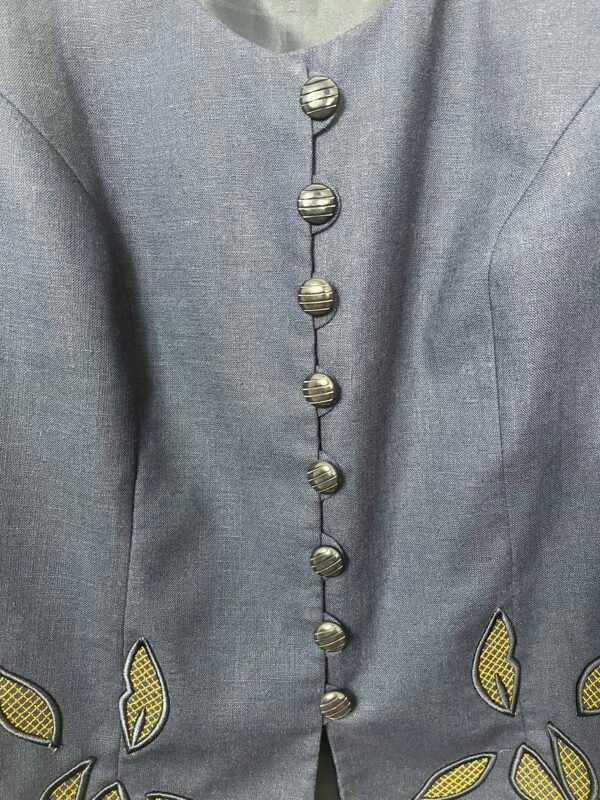 CHAQUETA DUCAL BORDADOS - Imagen 4