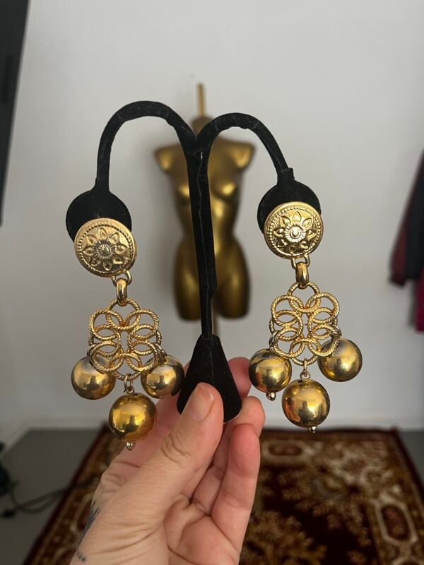 PENDIENTES VERSUS
