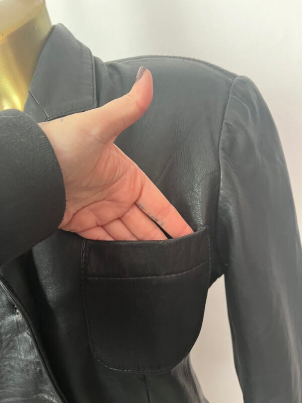 BLAZER DE CUERO - Imagen 5