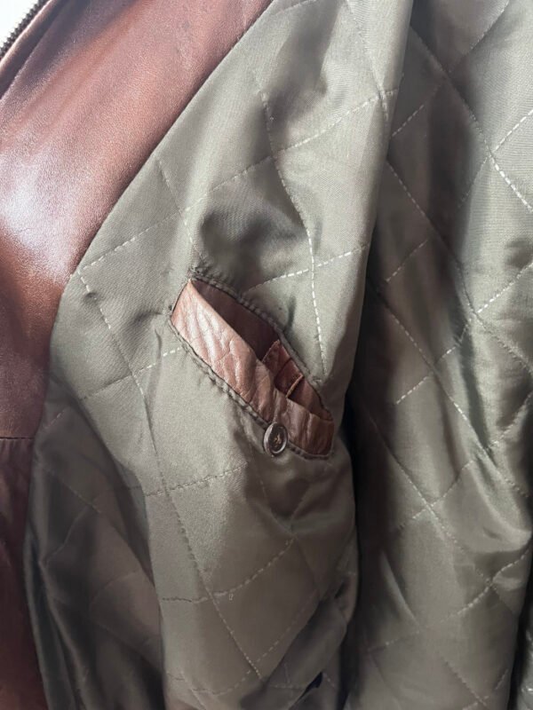 BOMBER DE PIEL Y CAPUCHA DESMONTABLE - Imagen 7