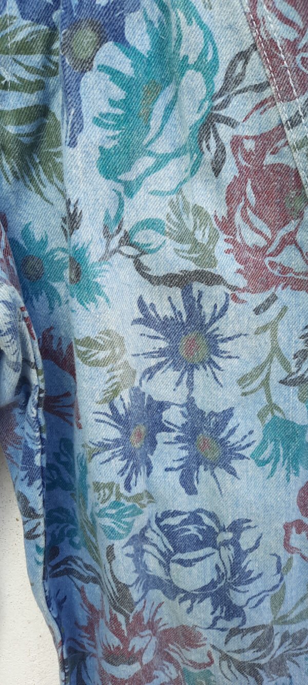 MOM JEAN ESTAMPADO FLORES - Imagen 2