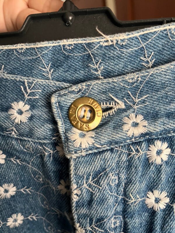 JEAN VINTAGE FLORES BORDADAS - Imagen 3