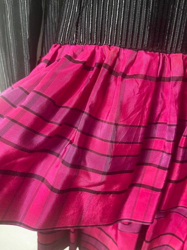 VESRIDO 80´S NEGRO Y FUCSIA - Imagen 5