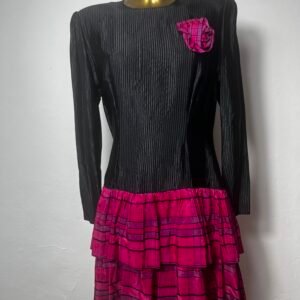 VESRIDO 80´S NEGRO Y FUCSIA