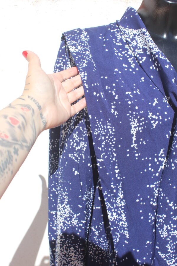 BLUSA VINTAGE LAZADA AL CUELLO - Imagen 2