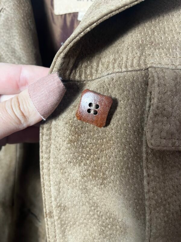 CHAQUETA DE ANTE BOTONES CUADRADOS - Imagen 5