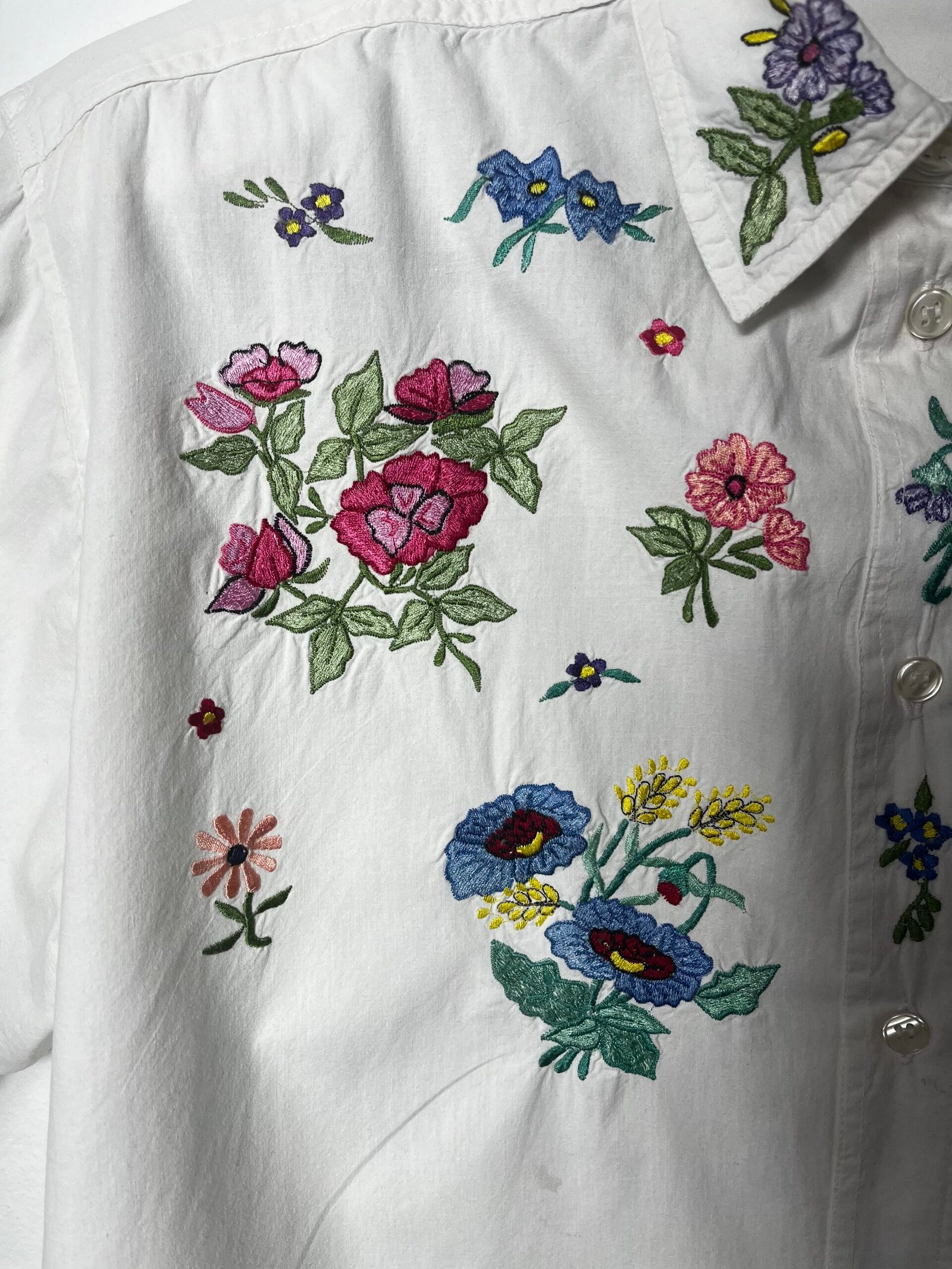 CAMISA FLORES BORDADAS - Imagen 3