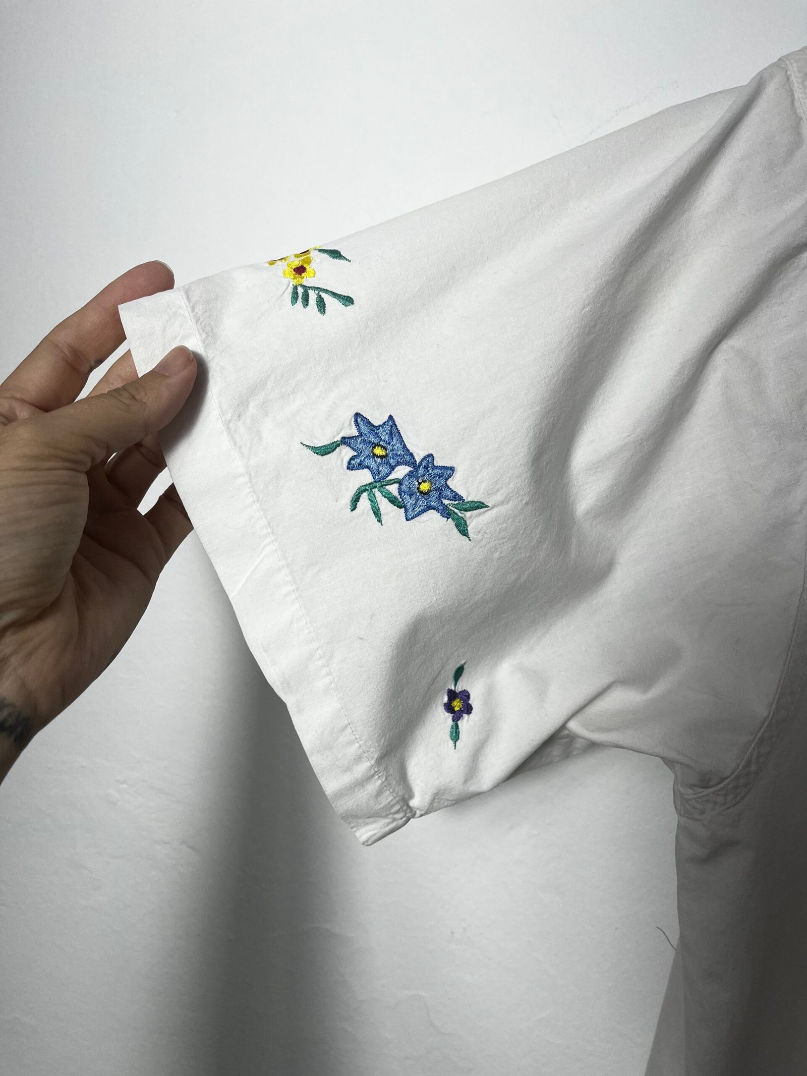 CAMISA FLORES BORDADAS - Imagen 8