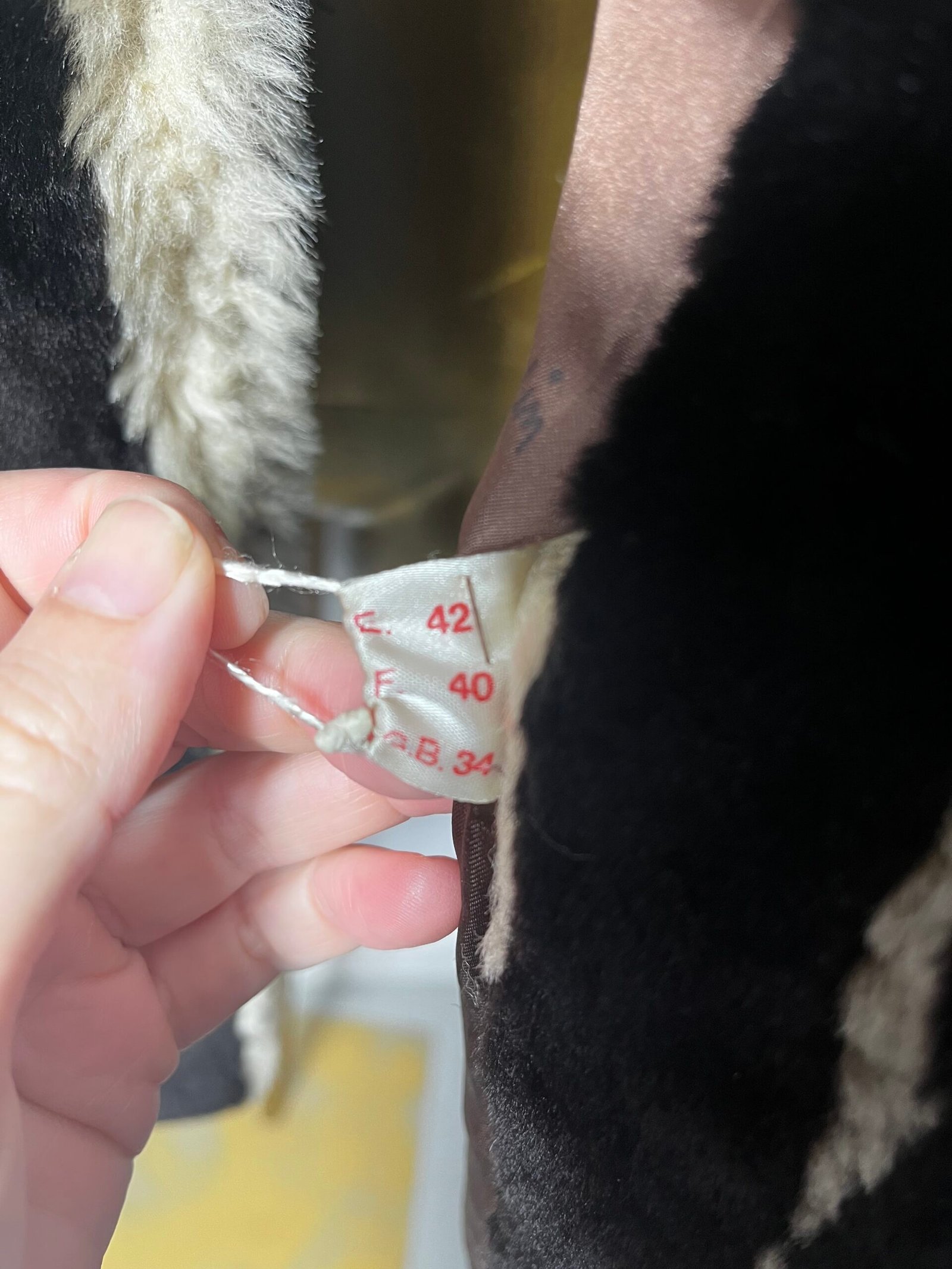 ABRIGO RAYAS PIERRE CARDIN - Imagen 8