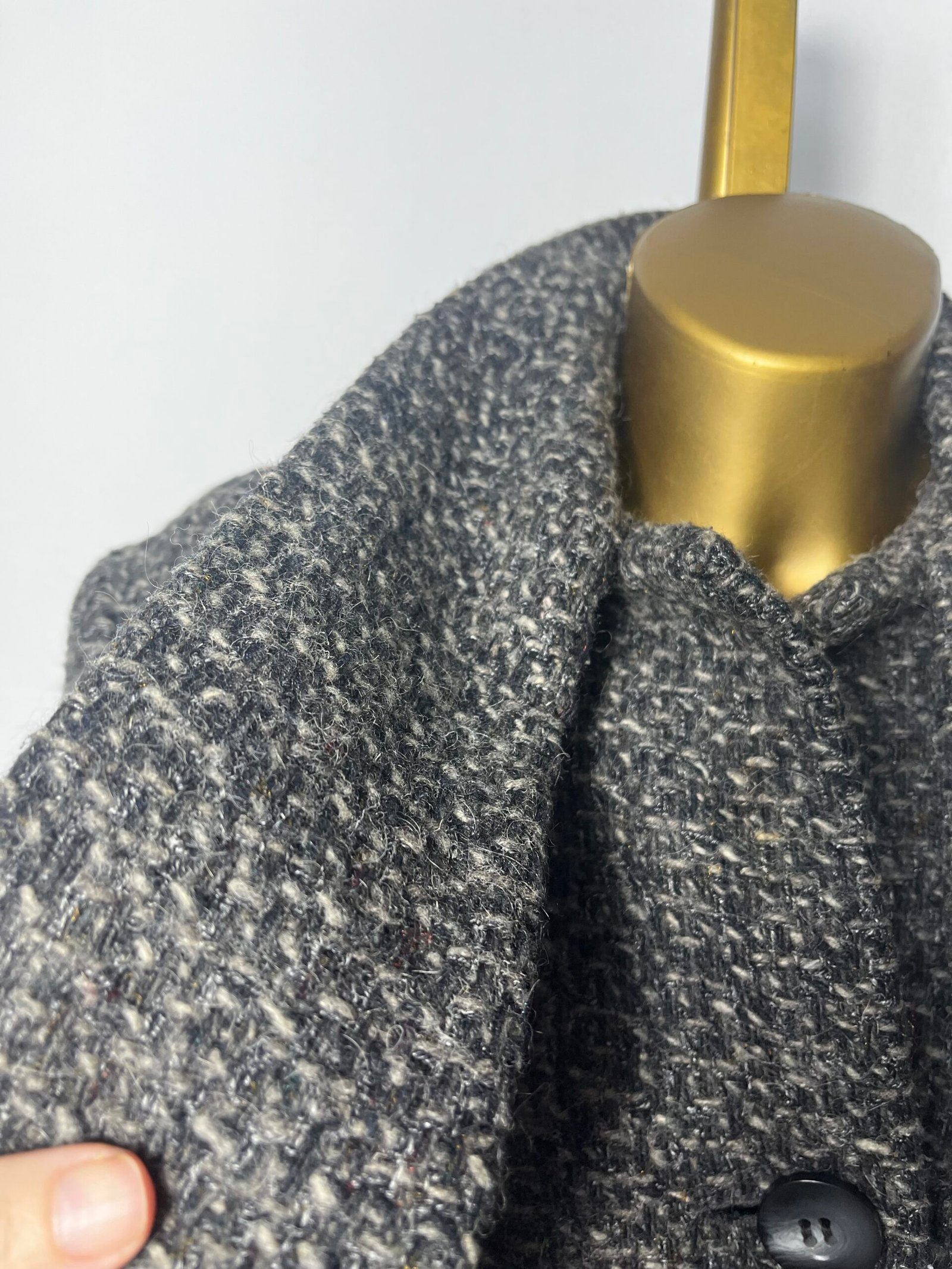 ABRIGO GRIS CON FULAR - Imagen 6