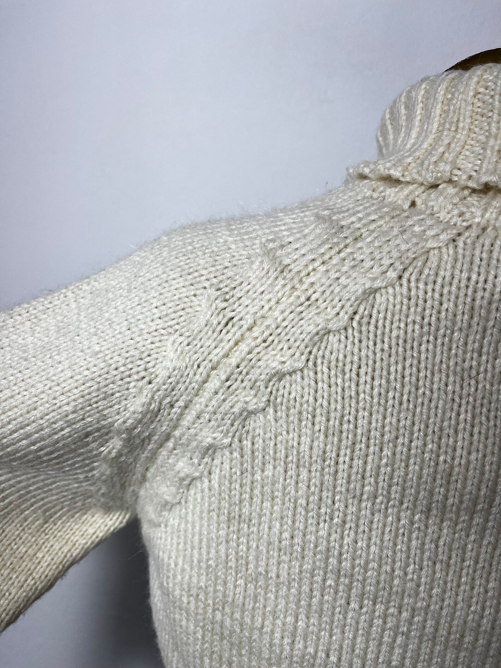 JERSEY CREMA HECHO A MANO - Imagen 6