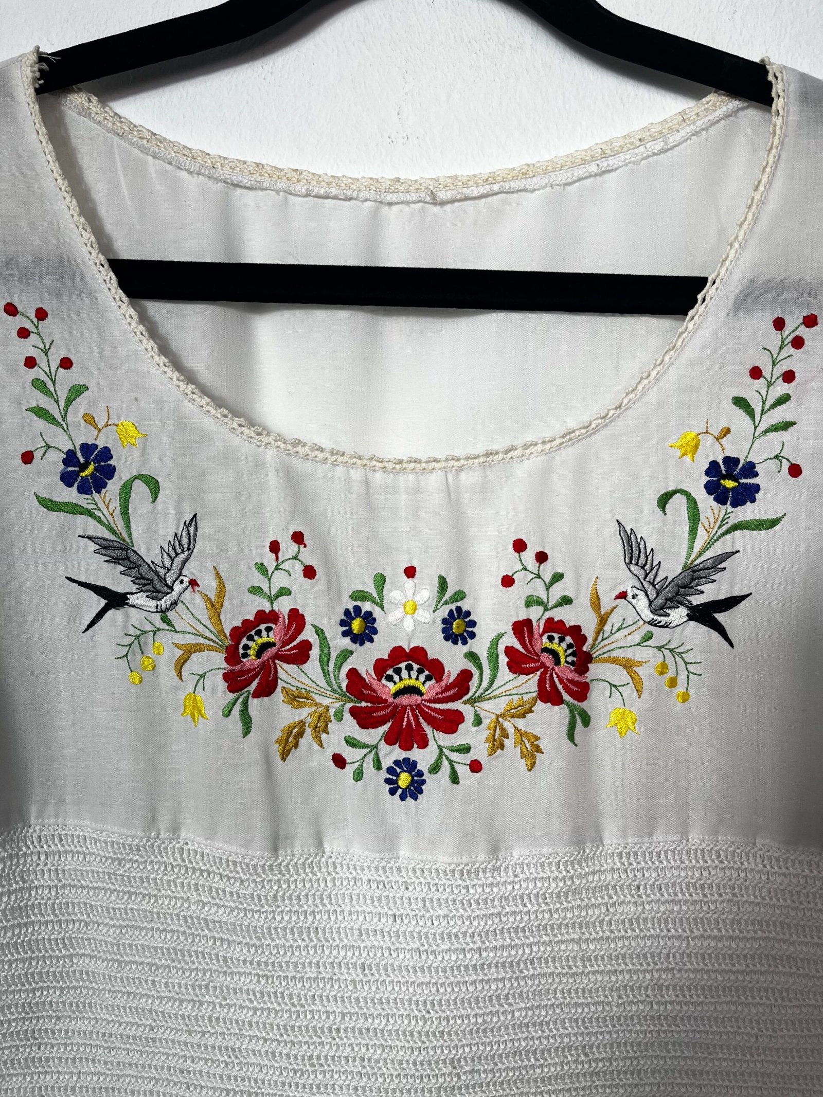 BLUSA REWORK BORDADOS - Imagen 5